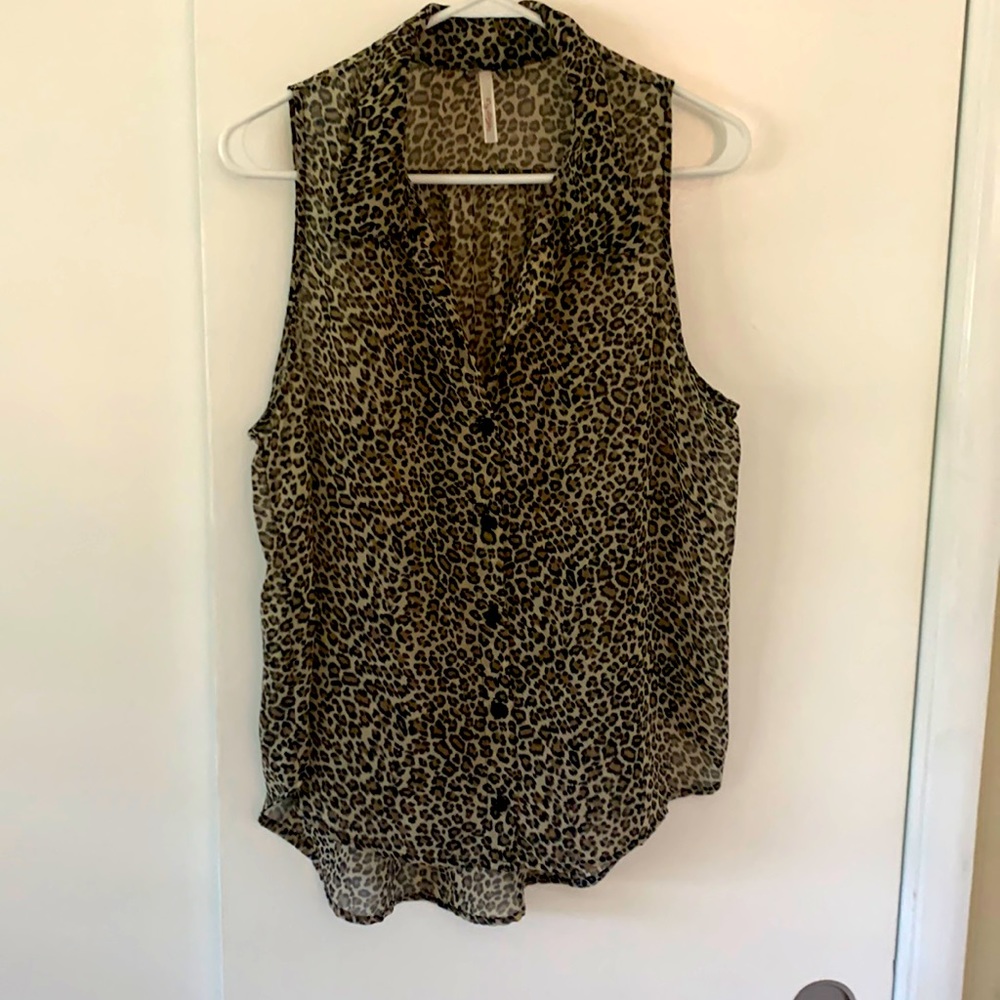 Sleeveless cheetah print button down shirt with collar